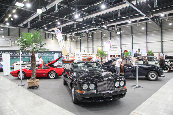 Bentley als Thema auf dem Stand der Oldtimer Galerie Frieden - Swiss Classic World Luzern 2021
