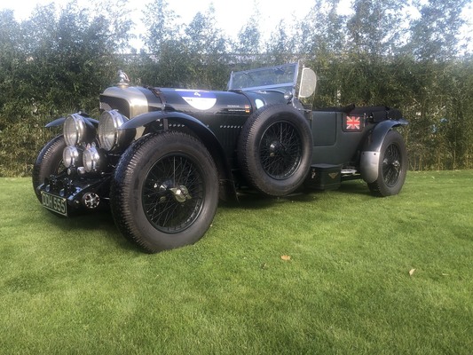 Bentleys, wie dieser herrliche Wagen, werden am Classic Race Olympiapark teilnehmen