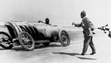 Image: Benz 200 HP "Blitzen Benz" (1909) - Bob Burman achieves an average speed of 228.1 km/h in the flying mile and 225.65 km/h in the flying kilometer at Daytona in 1911 - a new land speed record that will remain unbeaten until 1919.