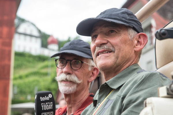 Bild Beppi und Chris Dillier nach Ihrer Rückkehr - Rallye Peking Paris 2024