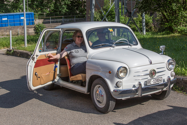 Bequemer Einstieg - Treffen der Fiat-600-Freunde 2023