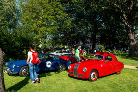 Bereit für die 24 Runden - Fiat 1100 TV und Lancia Flaminia Super Sport - 24 Tour du Pont 2015