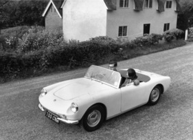 Berkeley Bandit (1960) - the "Bandit" could do everything better than its predecessors and even the cockpit was covered