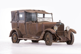 Berliet VIGB 10 HP Taxi coupé-Chauffeur Landaulet (1927) - Scheunenfund des Jahrhunderts - Baillon-Sammlung - als Lot 19 an der Artcurial-Versteigerung an der Rétromobile am 6. Februar 2015