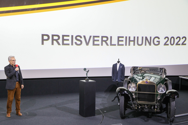 Bernd Link mit einem herrlichen Delage auf der Bühne - Swiss Classic Award 2022