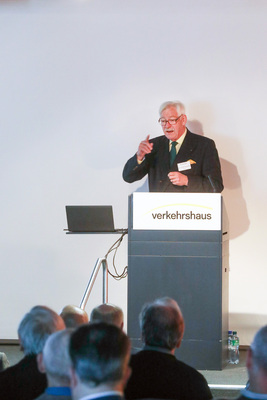 Bild: Bernhard Taeschler fasst das vergangene Jahr zusammen - SHVF-Delegiertenversammlung am 27. April 2024