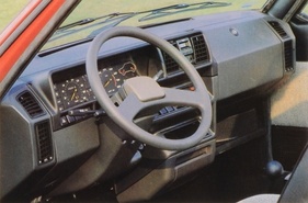 Bertone Cabrio (1983) – innenraum wie im normalen Fiat Ritmo