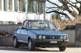 Bertone Cabrio Palinuro (1985) – Sondermodell mit Zweifarblackierung und Leichtmetallrädern