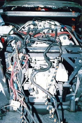 Bertone Nivola (1990) – Während des Zusammenbaus ist das ZF-Getriebe im Heck noch gut zugänglich