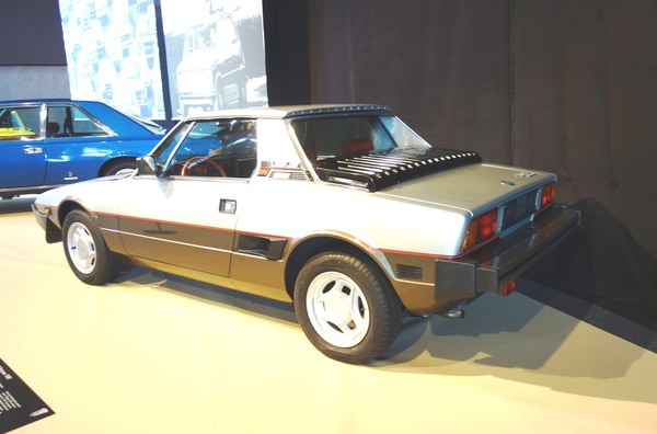 Bertone X1/9 (1983) – Ausstellung "125 Jahre Fiat" in der Autoworld Brüssel