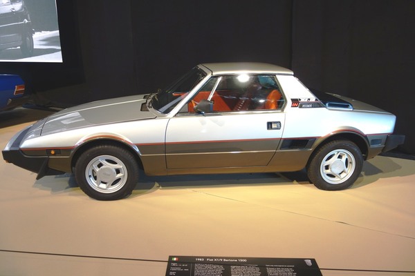Bertone X1/9 (1983) – Ausstellung "125 Jahre Fiat" in der Autoworld Brüssel