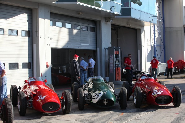 Image: Gathering of the Maserati 250 F cars before the R5 race of the "Historic Grand Prix Cars up to 1960" at the AvD Oldtimer Grand Prix 2013