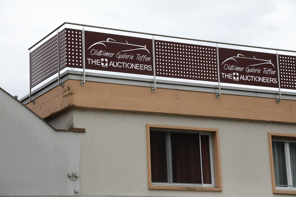Bild: Beschriftung auf dem Gebäude in Toffen