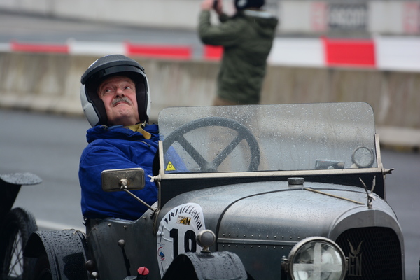 Besorgter Blick zum Himmel - 4. Montlhéry Vintage Revival 2017