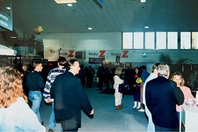 Besucher und Radiobegleitung - Auto Zürich 1990 Besucher und Radiobegleitung - Auto Zürich 1990