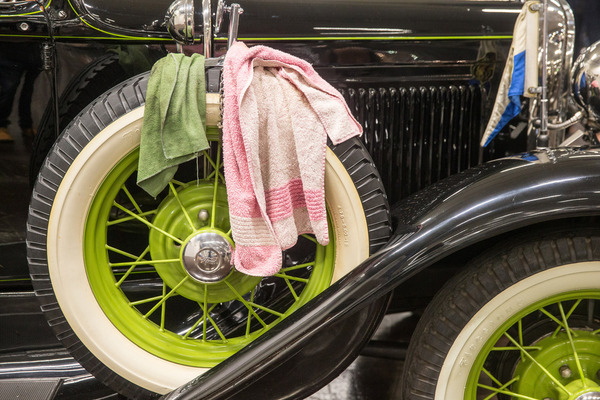 Image: But before the cleaning rag can disappear for good, ...