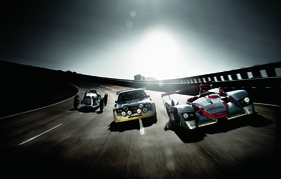 Bild aus dem Buch 'The Audi Book' von teNeues - v.l.n.r. Auto Union Type C (1936), Audi Sport Quattro E2 (1986) und Audi R8 Le Mans (2002) (1986)