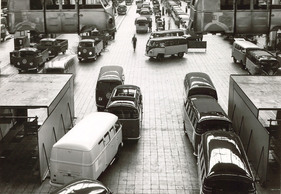 Bis 1967, dem Ende der Produktion der ersten Transporter-Generation, laufen in Deutschland 1,8 Millionen Bulli vom Band