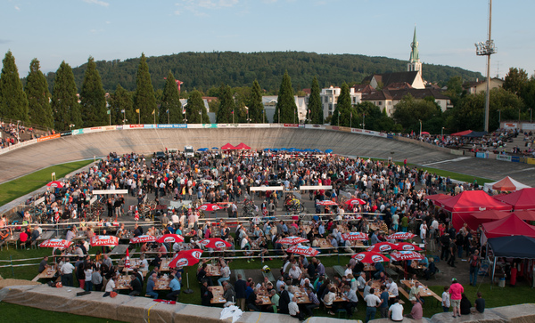 Bis zum Sonnenuntergang blieben die Besucher, und noch länger... - Indianapolis in Oerlikon 2014