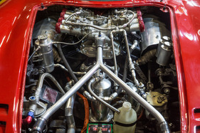 Bizzarini 5300 GT (1968) - amerikanische Muskeln für den italienischen Sportwagen - Rétromobile Paris 2020