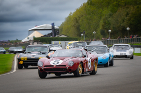 Bizzarrini 5300 GT Corsa (1965) – Das Cockpit teilte Emanuele Pirro mit James Thorpe – Goodwood Revival 2025