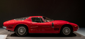Bizzarrini 5300 GT Strada (1968) - in der Ausstellung "PS:. Ich liebe Dich. Sportwagen-Design der 1950er - 1970er Jahre"