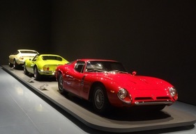 Bild Bizzarrini 5300 GT Strada (1968) - in der Ausstellung "PS:. Ich liebe Dich. Sportwagen-Design der 1950er - 1970er Jahre"