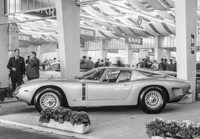 Bizzarrini Grifo Stradale A3/C (1965) - wird in der Schweiz von Silvio Moser vertrieben, zählt auf die Kraft des Chevrolet-V8-Motors - Genfer Automobilsalon 1965