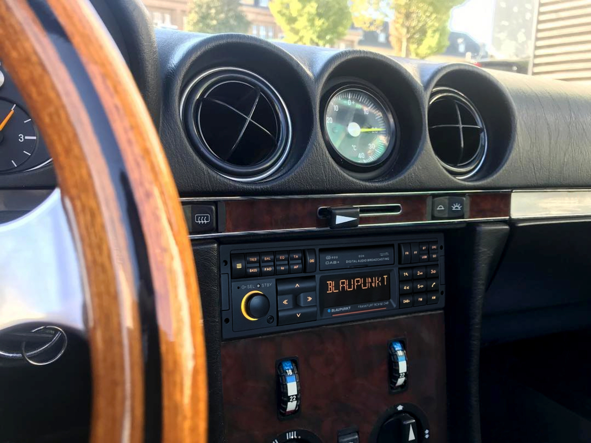 Blaupunkt Frankfurt RCM 82 DAB - Im Mercedes-Benz SL Cabrio R107