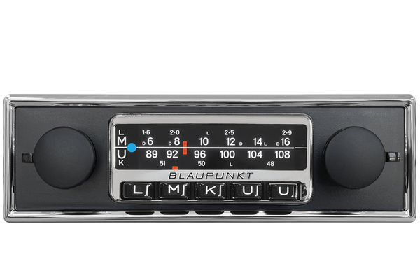 Image: Blaupunkt Frankfurt Stereo—one of three new front panel designs