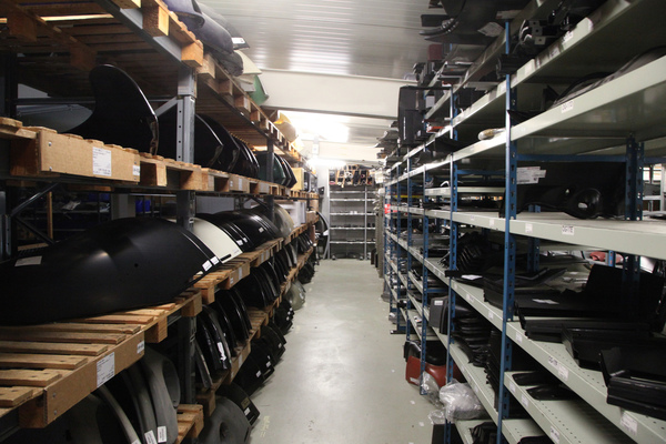 Blechteile aus den unterschiedlichsten Quellen, teilweise auch NOS - Besuch bei Cagero