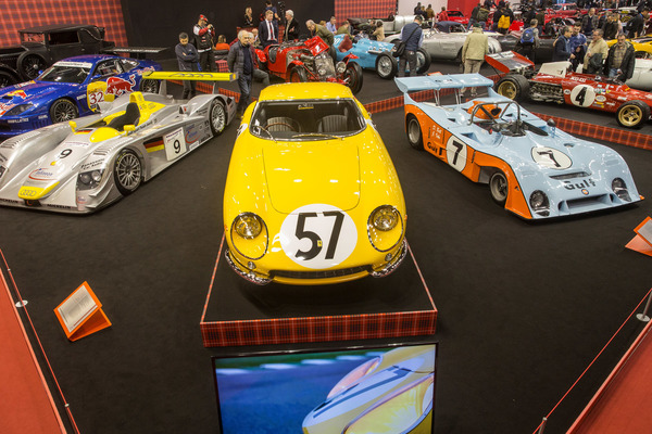 Bild Blick auf den Fiskens-Stand - Rétromobile Paris 2020