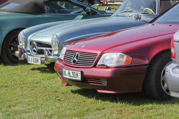 Blick auf den Parpklatz - Mercedes-Benz 300 SL von damals und später - Classic-Gala Schwetzingen 2021