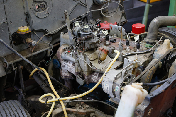 Image: View of the still unrestored engine of the Dodge Kingsway