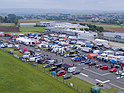 Blick der Kamera in der Drohne auf das Fahrerlager - Historisches Flugplatzrennen Kassel Calden