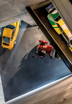 Blick durch den Lichtdom im Mac 2 - Museum Art & Cars in Singen