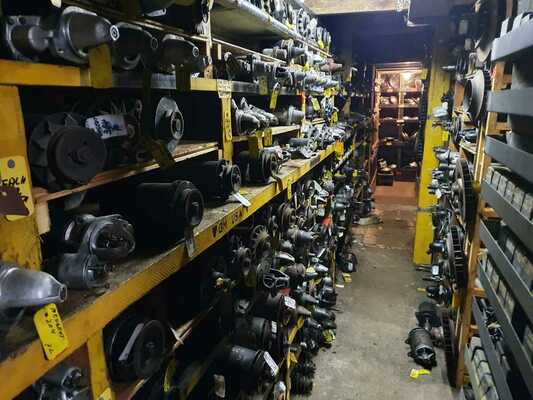 Image: View into the spare parts warehouse of the car recycling company Ernst Egger A in Grafenried