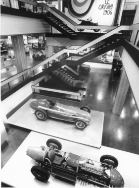 Blick in das Museum von Alfa Romeo in Arese, aufgenommen im Jahr 1977