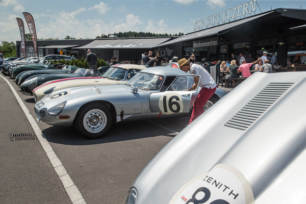 Bild Blick in den Jaguar E-Type Lightweight - Jaguar Meet Ace Cafe Juni 2020