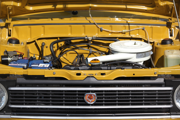 Blick in den Motorraum eines toyota - Dolder Classics September 2016