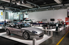 Blick in die Classic-Halle 6, im Vordergrund ein Aston Martin DB7 Vantage - 38. Auto Zürich 2025 Blick in die Classic-Halle 6, im Vordergrund ein Aston Martin DB7 Vantage - 38. Auto Zürich 2025