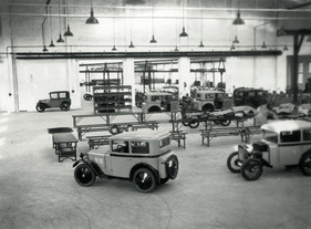 Blick in die Fertigungshalle des BMW 3/15 PS, Berlin Johannisthal 1929 Blick in die Fertigungshalle des BMW 3/15 PS, Berlin Johannisthal 1929
