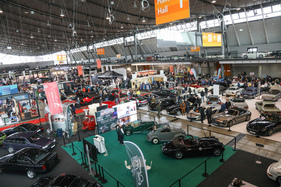 Blick in die Halle 1 - 24. Retro Classics Stuttgart 2025 Blick in die Halle 1 - 24. Retro Classics Stuttgart 2025