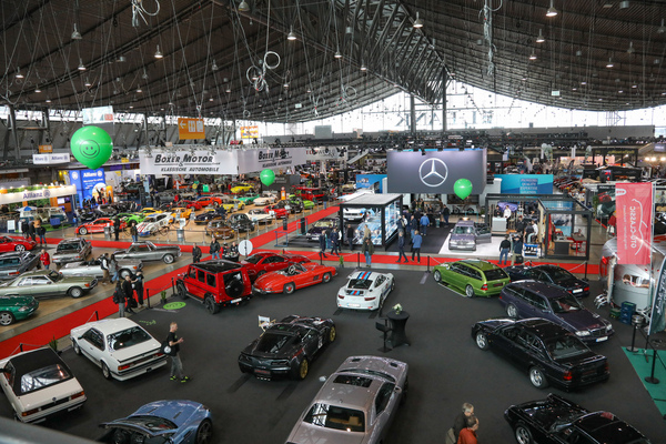 Blick in die Halle 1 - 24. Retro Classics Stuttgart 2025