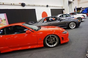 Blick in die "Japanmeile" mit Nissan Silvia, Nissan Skyline und Toyota Supra – Essen Motor Show 2023 Blick in die "Japanmeile" mit Nissan Silvia, Nissan Skyline und Toyota Supra – Essen Motor Show 2023