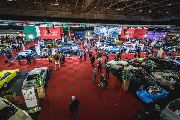 Blick in die Messehalle - InterClassics Maastricht 2019