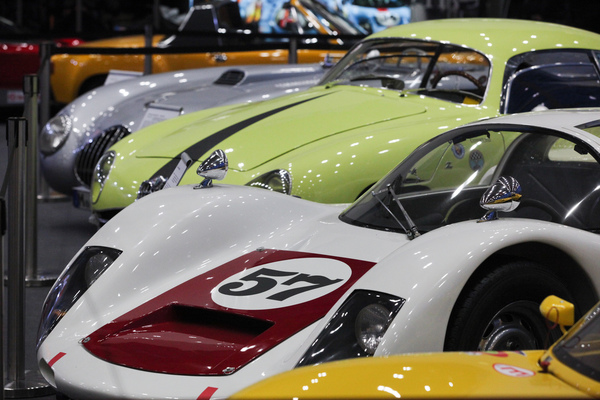 Blick in die Norisring-Sonderschau mit Rennwagen, u.a. einem Porsche Carrera 6 - Retro Classics Bavaria 2019