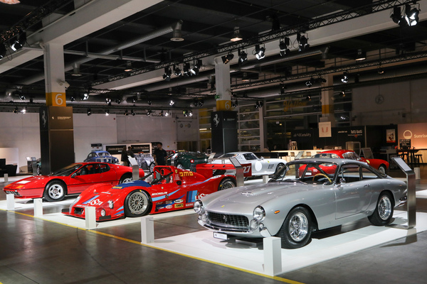 Blick in die Sonderschau "75 Jahre Ferrari" - Auto Zürich 2022
