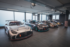 Blick in die "Tailored for Speed Collection", die am 11. Oktober 2025 von RM Sotheby's in Zürich angeboten wird