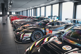 Blick in die "Tailored for Speed Collection", die am 11. Oktober 2025 von RM Sotheby's in Zürich angeboten wird